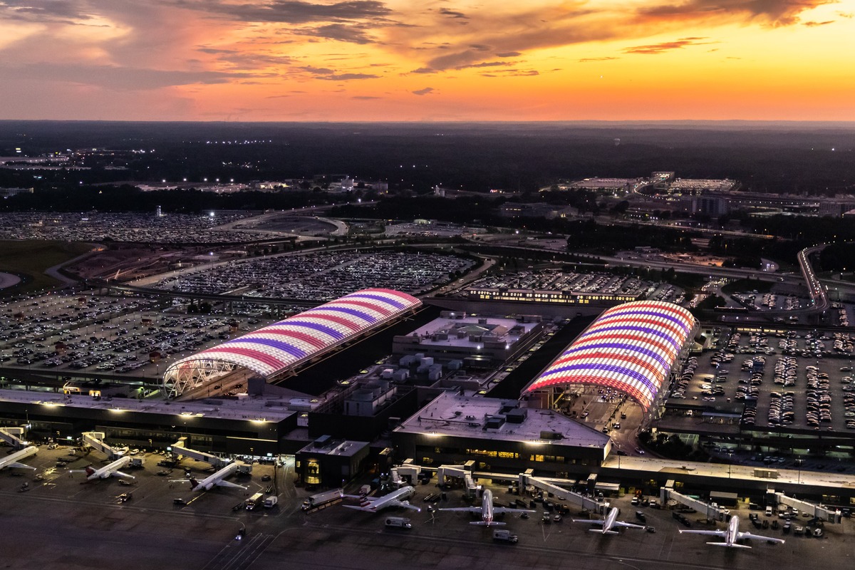 Discover the 10 Most Beautiful Airport Landings on Earth